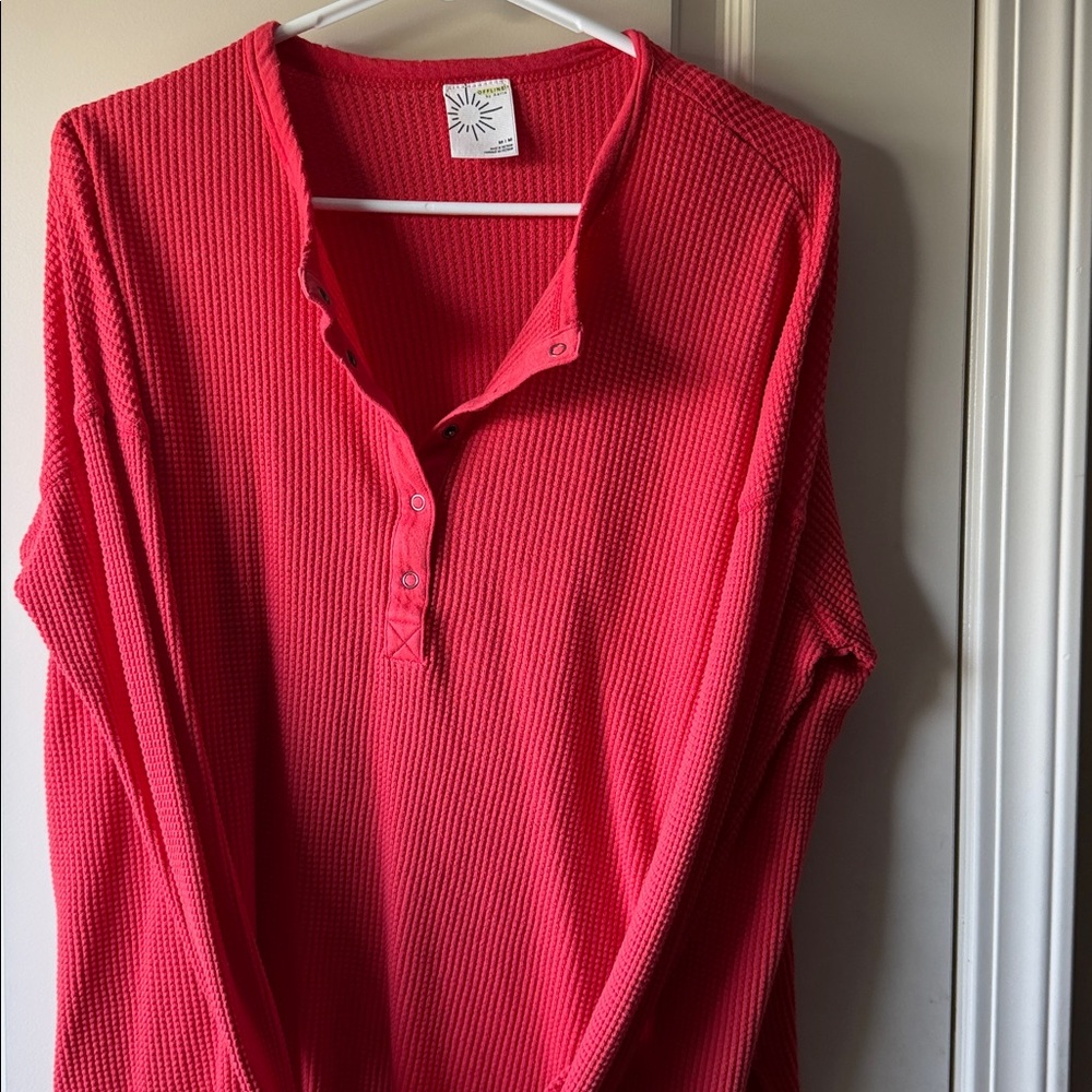 Offline by aerie Red Waffle-Knit Henley Long Sleeve Top
Women’s medium